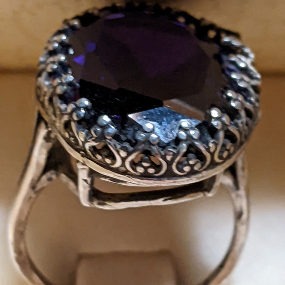 Excellent Price. Beautiful Violet Amethyst 6 carat Ring - Picture 3 of 5